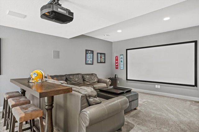 6140 Conservancy DRIVE, New Berlin, WI 53151