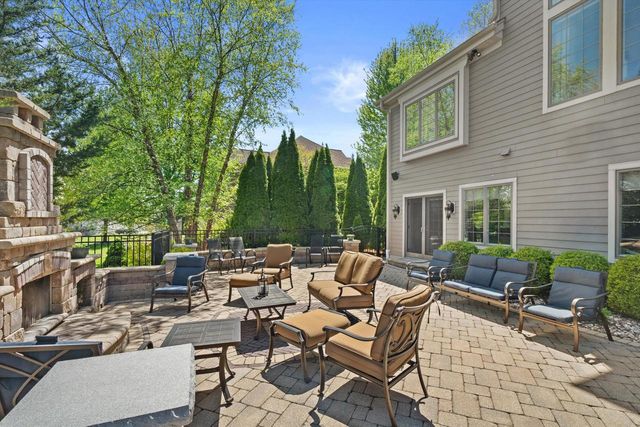 6140 Conservancy DRIVE, New Berlin, WI 53151