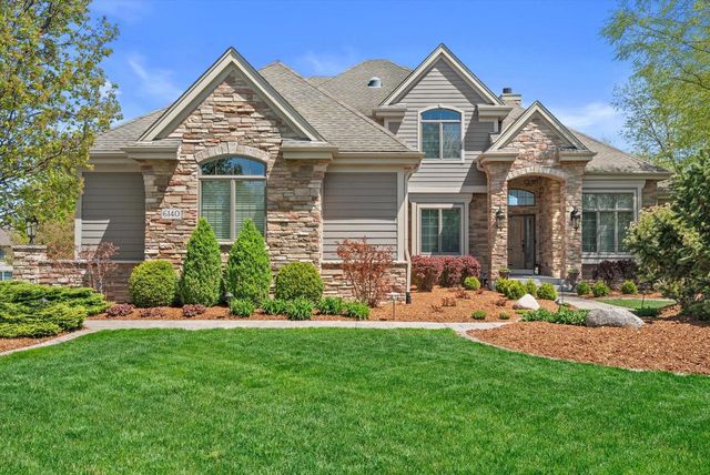 6140 Conservancy DRIVE, New Berlin, WI 53151