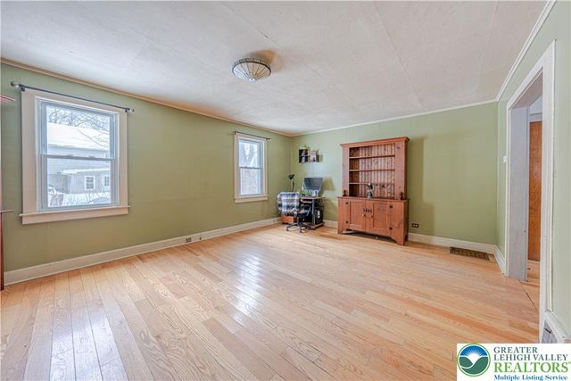 782 Uniontown Road, Lopatcong, NJ 08865