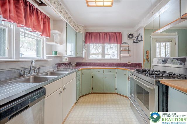 782 Uniontown Road, Lopatcong, NJ 08865