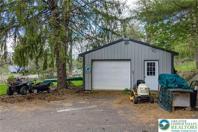 782 Uniontown Road, Lopatcong, NJ 08865
