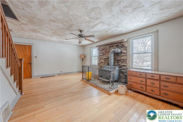 782 Uniontown Road, Lopatcong, NJ 08865