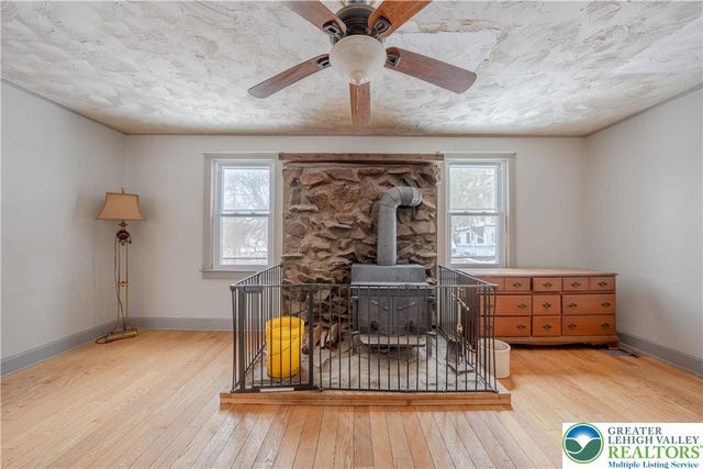 782 Uniontown Road, Lopatcong, NJ 08865