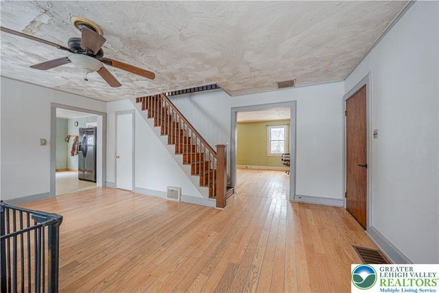 782 Uniontown Road, Lopatcong, NJ 08865