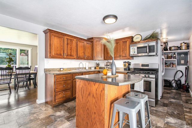 5980 N 1080 W, Shipshewana, IN 46565