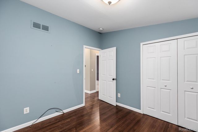 854 Brooklawn Drive, Troy, MI 48084