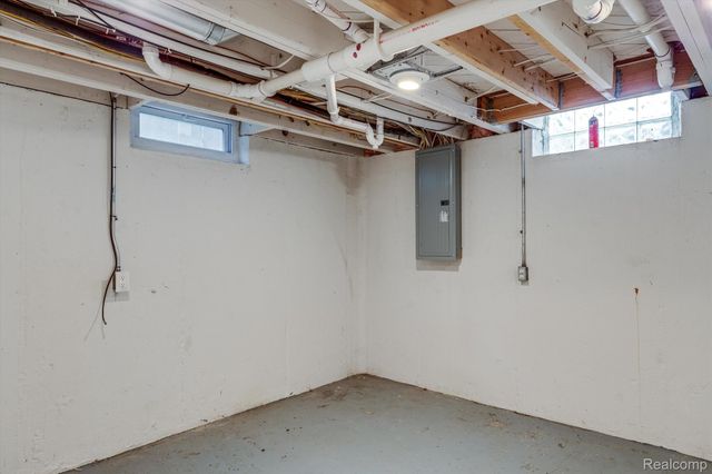 854 Brooklawn Drive, Troy, MI 48084