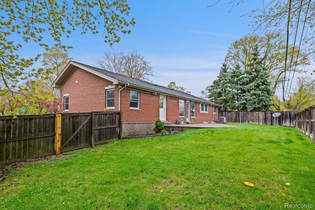 854 Brooklawn Drive, Troy, MI 48084