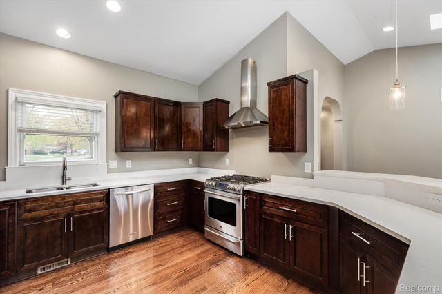 854 Brooklawn Drive, Troy, MI 48084