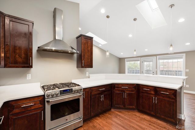 854 Brooklawn Drive, Troy, MI 48084