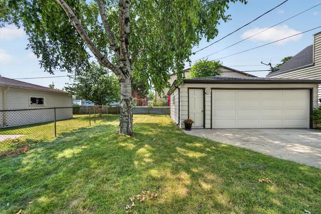 2410 Monroe AVENUE, Racine, WI 53405