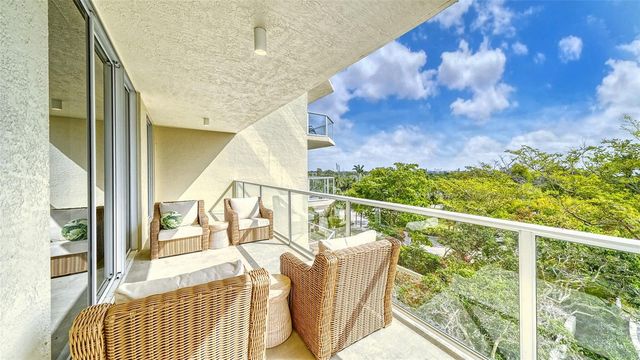 1800 BENJAMIN FRANKLIN DRIVE B308, Sarasota, FL 34236