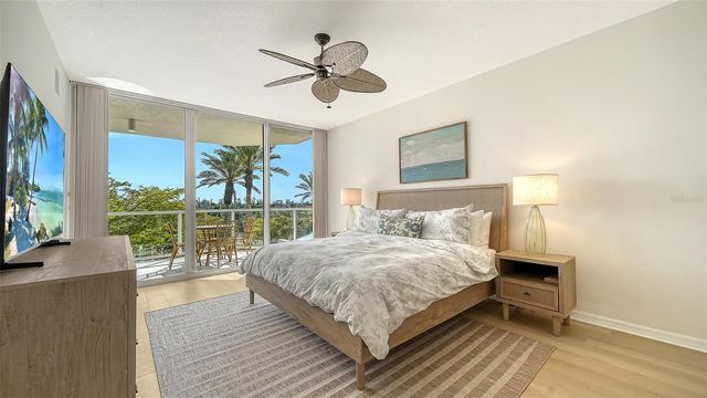 1800 BENJAMIN FRANKLIN DRIVE B308, Sarasota, FL 34236