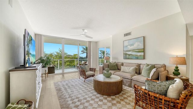 1800 BENJAMIN FRANKLIN DRIVE B308, Sarasota, FL 34236