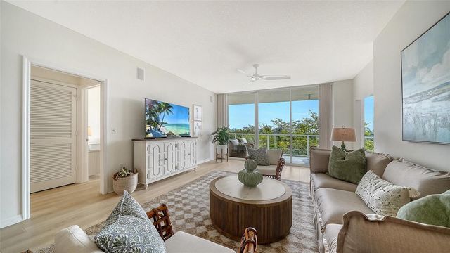 1800 BENJAMIN FRANKLIN DRIVE B308, Sarasota, FL 34236