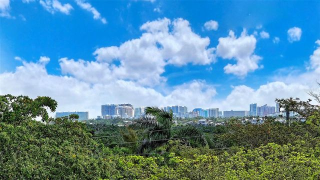 1800 BENJAMIN FRANKLIN DRIVE B308, Sarasota, FL 34236