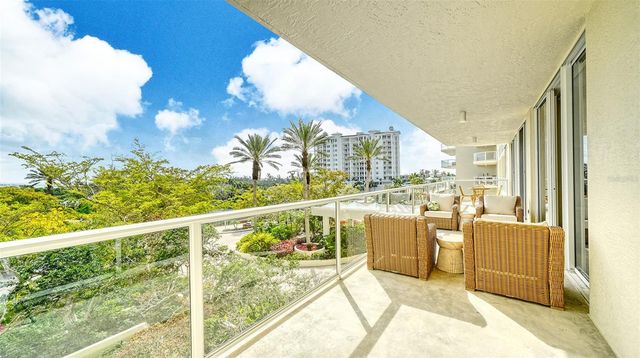 1800 BENJAMIN FRANKLIN DRIVE B308, Sarasota, FL 34236