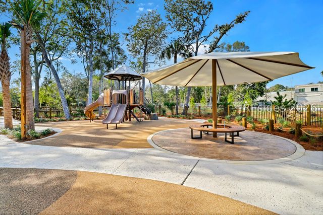 11 Tanglewood Dr Apt 34, Hilton Head Island, SC 29928