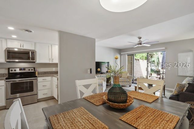 11 Tanglewood Dr Apt 34, Hilton Head Island, SC 29928