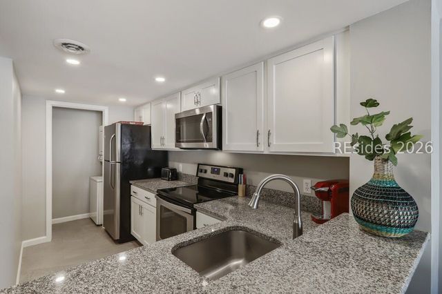 11 Tanglewood Dr Apt 34, Hilton Head Island, SC 29928