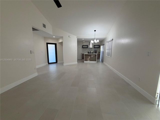 640 SW 113th Ter, Pembroke Pines, FL 33025