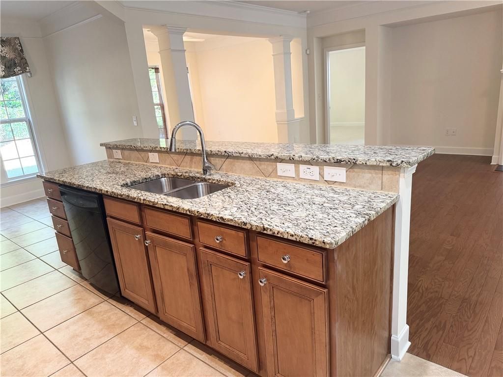 Image 8 of property listing at 4430 Cadmium Drive, Cumming, GA 30040