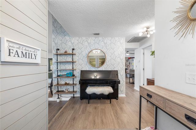 2917 STARMOUNT DRIVE, Valrico, FL 33596