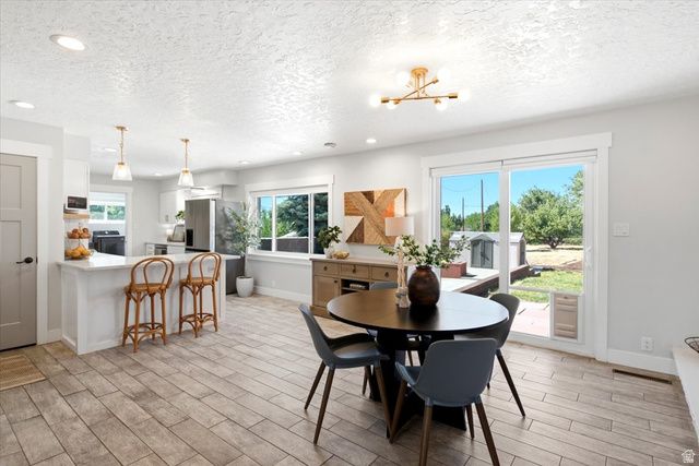 555 E PAGES LN, Centerville, UT 84014