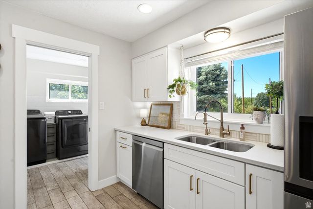 555 E PAGES LN, Centerville, UT 84014
