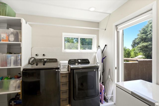 555 E PAGES LN, Centerville, UT 84014