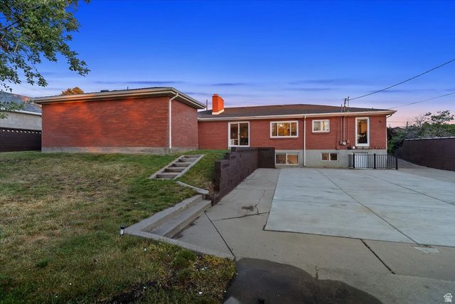 555 E PAGES LN, Centerville, UT 84014