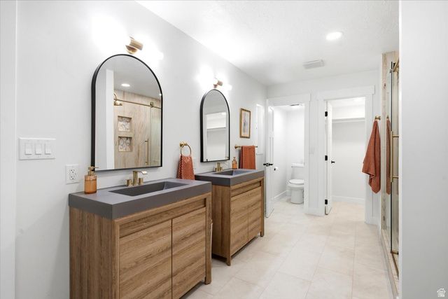 555 E PAGES LN, Centerville, UT 84014
