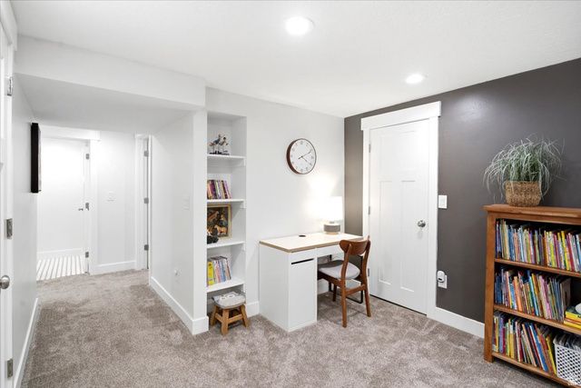 555 E PAGES LN, Centerville, UT 84014
