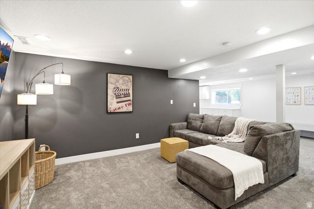 555 E PAGES LN, Centerville, UT 84014