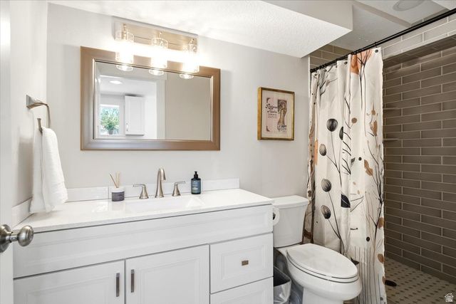 555 E PAGES LN, Centerville, UT 84014
