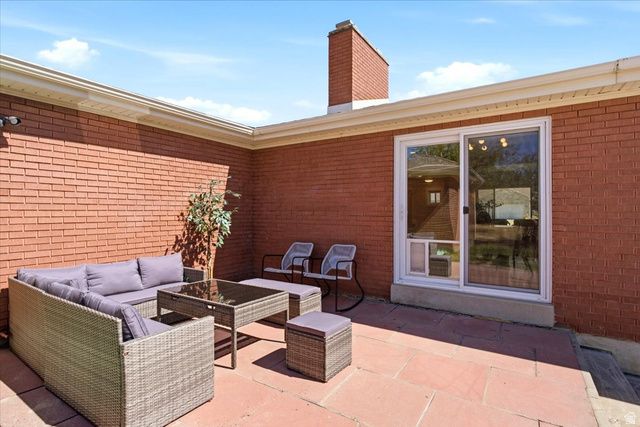 555 E PAGES LN, Centerville, UT 84014