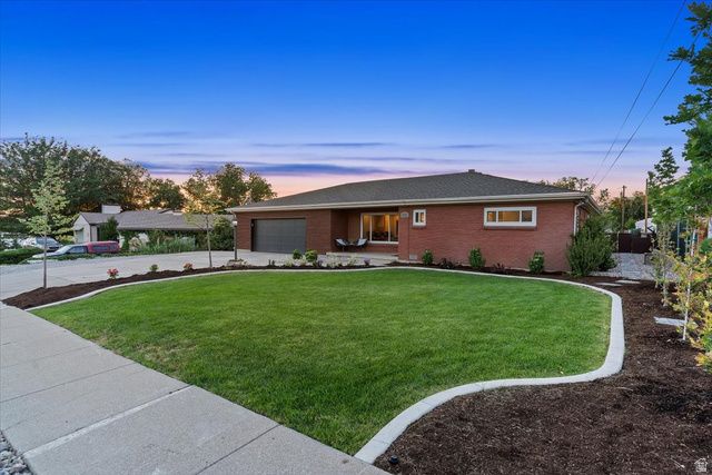 555 E PAGES LN, Centerville, UT 84014
