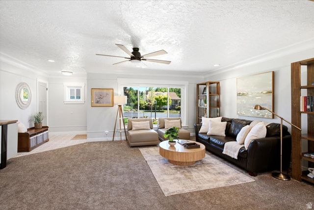 555 E PAGES LN, Centerville, UT 84014