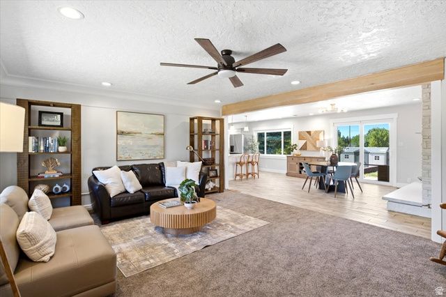 555 E PAGES LN, Centerville, UT 84014