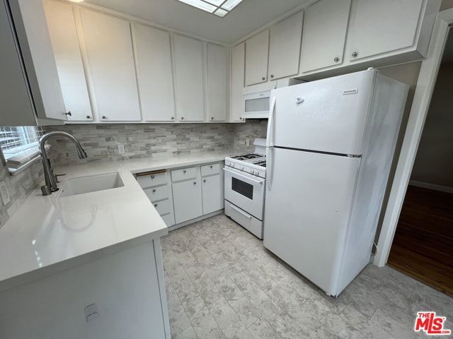 3000 Yale Avenue, Los Angeles, CA 90292