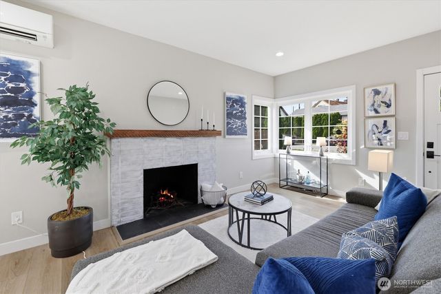 1113 S Pearl Street, Seattle, WA 98108