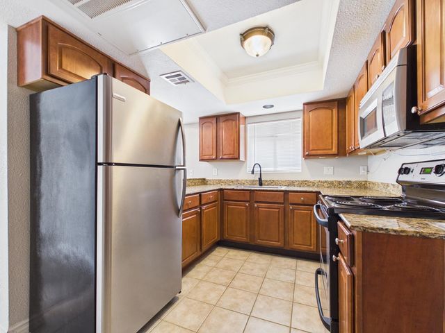 3420 W Danbury Drive Apt C203, Phoenix, AZ 85053