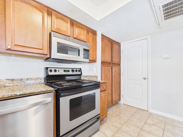 3420 W Danbury Drive Apt C203, Phoenix, AZ 85053