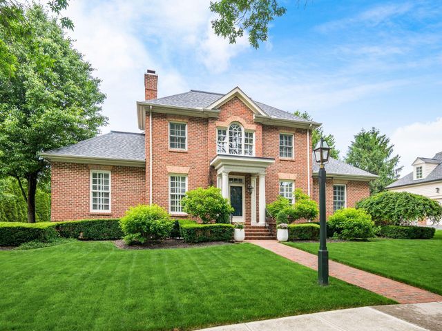 7334 Berkley Square S, New Albany, OH 43054
