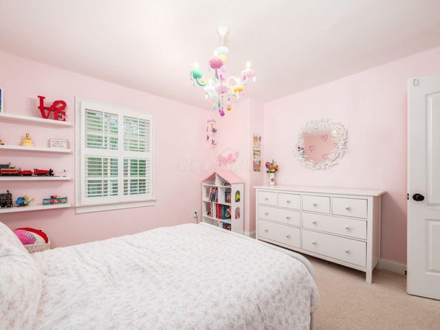 7334 Berkley Square S, New Albany, OH 43054