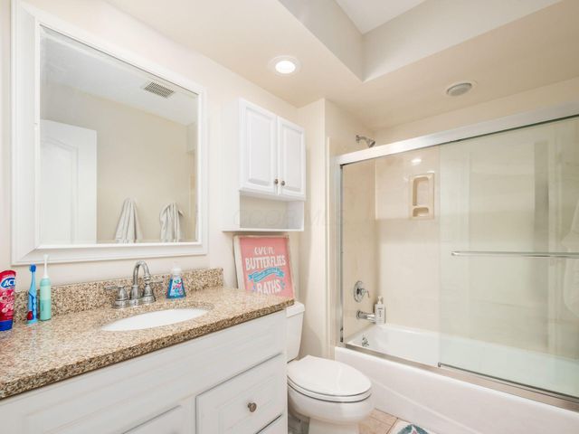7334 Berkley Square S, New Albany, OH 43054