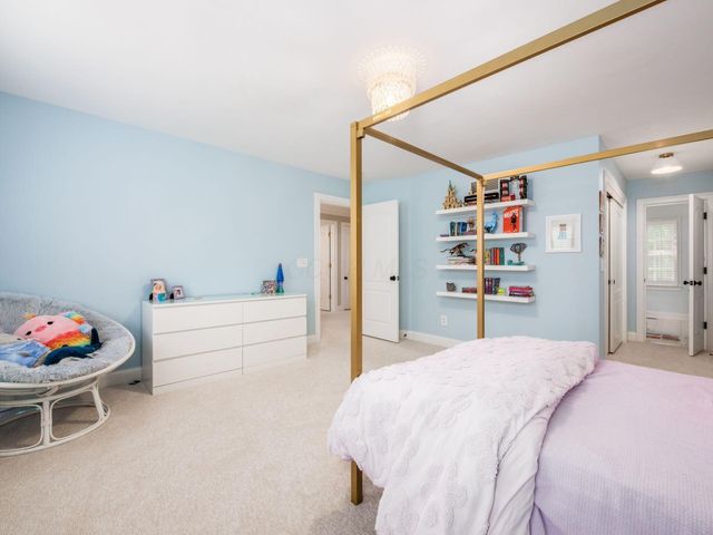 7334 Berkley Square S, New Albany, OH 43054