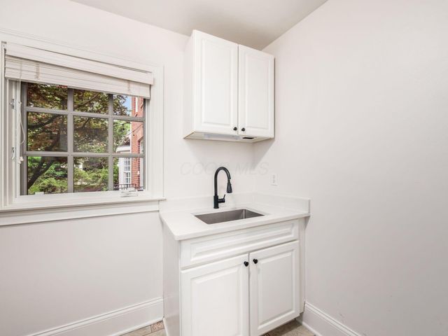 7334 Berkley Square S, New Albany, OH 43054