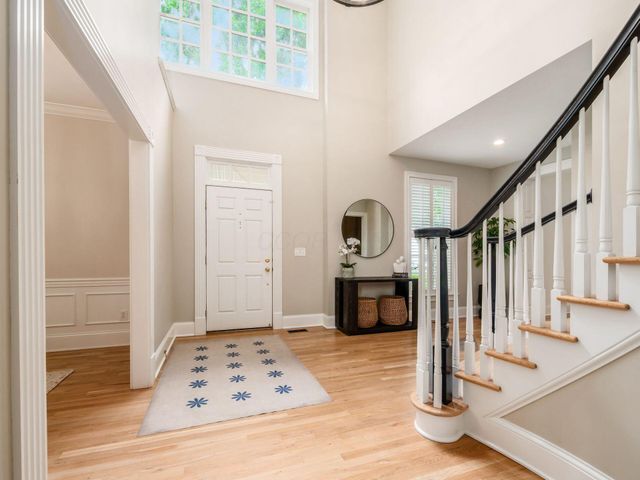 7334 Berkley Square S, New Albany, OH 43054